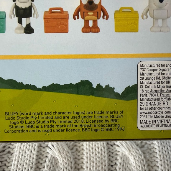 Bluey The Show Figures NEW Posable Figs Showtime Bingo Chilli Bandit Pretend Toy - Picture 7 of 9
